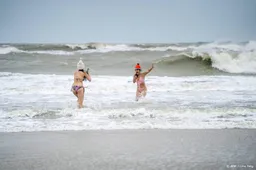 Nieuwjaarsduik Scheveningen afgelast om harde wind