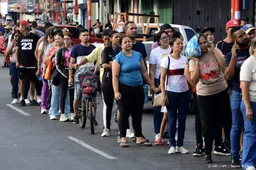 Venezuela ontwaakt zondag in 'shock', rijen voor benzine en eten