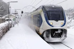 Treinverkeer regio Amsterdam en Schiphol voorzichtig weer op gang