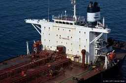 Rusland stuurt onderzeeër naar tanker die gevolgd wordt door VS