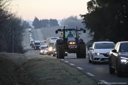 Groot aantal tractoren trekt Parijs binnen voor boerenprotest