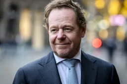 Van Weel ontbiedt ambassadeur Iran om geweld tegen demonstranten