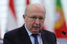 Eurocommissaris na geslaagde munitietoer nu langs raketfabrieken