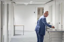 Fracties D66, VVD en CDA in conclaaf over coalitieakkoord