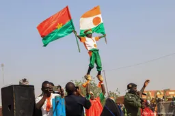 Aanhoudend geweervuur en luide explosies in hoofdstad van Niger