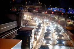 KNMI waarschuwt voor gladheid in hele land behalve Zeeland