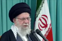 HET MONSTER SPREEKT: Khamenei noemt het afslachten van duizenden Iraniërs een 'feestdag' en lacht de wereld uit