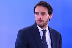 WOPKE JANKT: Hoekstra volledig in paniek na meesterzet Trump om uit klimaatakkoord te stappen