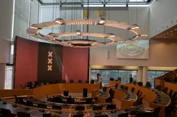 Verkiezingsprogramma BIJ1-afsplitsing: extreemlinkse partij 'De Vonk' wil Amsterdam slopen