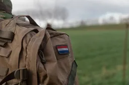 HEKSENJACHT BIJ DEFENSIE: MIVD jaagt op militairen met 'verkeerde mening' (want patriottisme is nu 'extremisme'!)