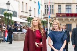 POPPENKAST: Amalia speelt soldaatje voor PR, maar Nederlanders woest: "Als de kogels vliegen, vluchten jullie naar Canada!"