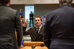 VERS BLOED: Nieuw FVD-Kamerlid Tom Russcher vuurt direct na beëdiging scherpe vragen af op minister