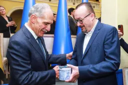 -Marco van den Boomgaard- Verkiezingen in Honduras: van campagne tot inauguratie van Nasry Asfura - Campagne gericht op stabiliteit, ervaring en bestuur