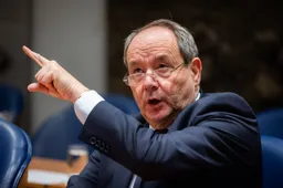 Gênant dieptepunt: D66-ministers theedrinkerskabinet betrapt op vulgaire 'bitches'-post