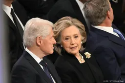 Bill en Hillary Clinton gaan toch getuigen in zaak-Epstein