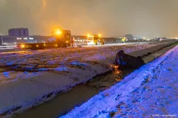 Extreem op wegen in noorden land door weer, 'regent ongelukken'