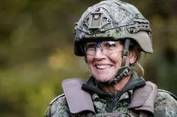 Koningin Máxima begint opleiding tot reservist