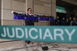 Brussel betreurt celstraf mediamagnaat Lai en eist vrijlating