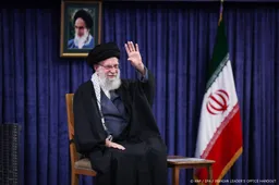 Khamenei: pogingen VS regering Iran omver te werpen mislukken