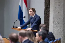 Oppositie verwijt VVD dat middenklasse opdraait voor kosten
