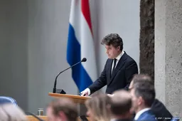 Bontenbal verwacht dat vakbonden over AOW-leeftijd komen praten