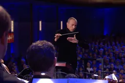 EINDELIJK CULTUUR OP DE BUIS: Jamai Loman wint 'Maestro' en laat de jeugd weer van klassieke muziek houden!