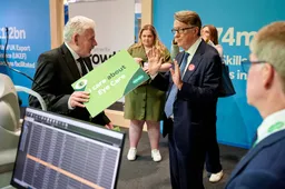 'Britse top-globalist Peter Mandelson lekte staatsgeheimen naar viezerik Jeffrey Epstein'