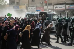 Noodkreet uit Iran: Dappere Melika gearresteerd en verstoten door familie, leven in gevaar