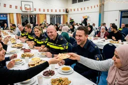 Politie onder vuur: Wel aanschuiven bij Iftar, maar kerk negeren op Aswoensdag