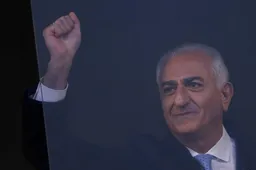 Zoon van laatste sjah van Iran wil leidende rol na val regime