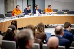 Inwoners Moerdijk vragen perspectief en vergoeding van politiek