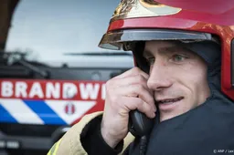 Vijf mensen naar ziekenhuis door woningbrand in Amsterdam