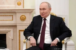 Poetin betuigt solidariteit met Iraanse president Pezeshkian