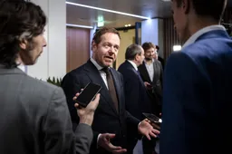 Van Weel: brand synagoge Rotterdam 'ruikt naar antisemitisme'