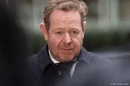 Van Weel hekelt 'laffe aanval' op Joodse school in Amsterdam