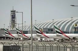 Vliegverkeer luchthaven Dubai tijdelijk stilgelegd