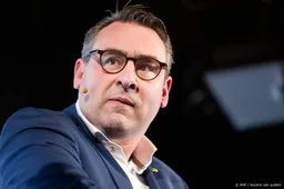 De Mos ontkent niet-Nederlandssprekende flyeraars in te huren