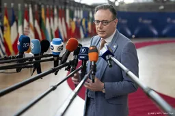 De Wever nuanceert bij EU-top mening over kopen Russische energie