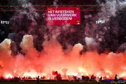 Twee verdachten aangehouden om vuurwerk bij Ajax- FC Groningen 