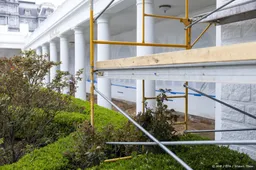 Rechter VS legt bouw balzaal Witte Huis tijdelijk stil