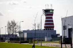 Opening Lelystad Airport hangt af van stikstofaanpak kabinet