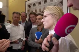 Wereldvreemde D66-minister trekt een 'Vogelaartje' en klapt totaal dicht over asielvoorrang