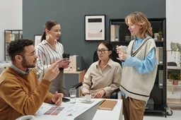 De mythe ontkracht: Generatie Z is helemaal niet lui, ze werken harder dan alle generaties voor hen