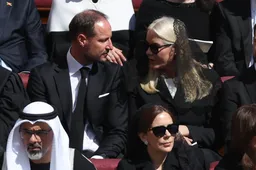 Koningshuis in diepe crisis: kroonprinses Mette-Marit zet eigen ziekte in als smerige PR-stunt