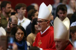 Kardinaal Pizzaballa fileert oorlogshitsers: "Gods naam misbruiken voor Iran-oorlog is de zwaarste zonde"