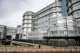 Big Brother in de polder: AIVD en MIVD lappen privacy onschuldige burgers massaal aan hun laars