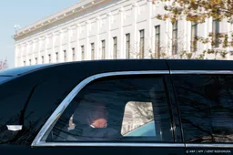 Trump brengt historisch bezoek aan Hooggerechtshof VS