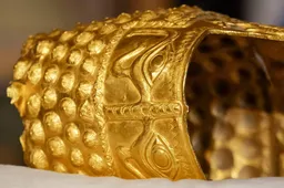 Museum: Roemeense helm gedeukt, maar niet onherstelbaar kapot