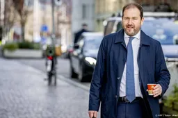 Asscher moet kabinet helpen bij afspraak vergroening Tata Steel