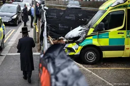 Mannen aangeklaagd om brandstichting bij Joodse ambulances Londen